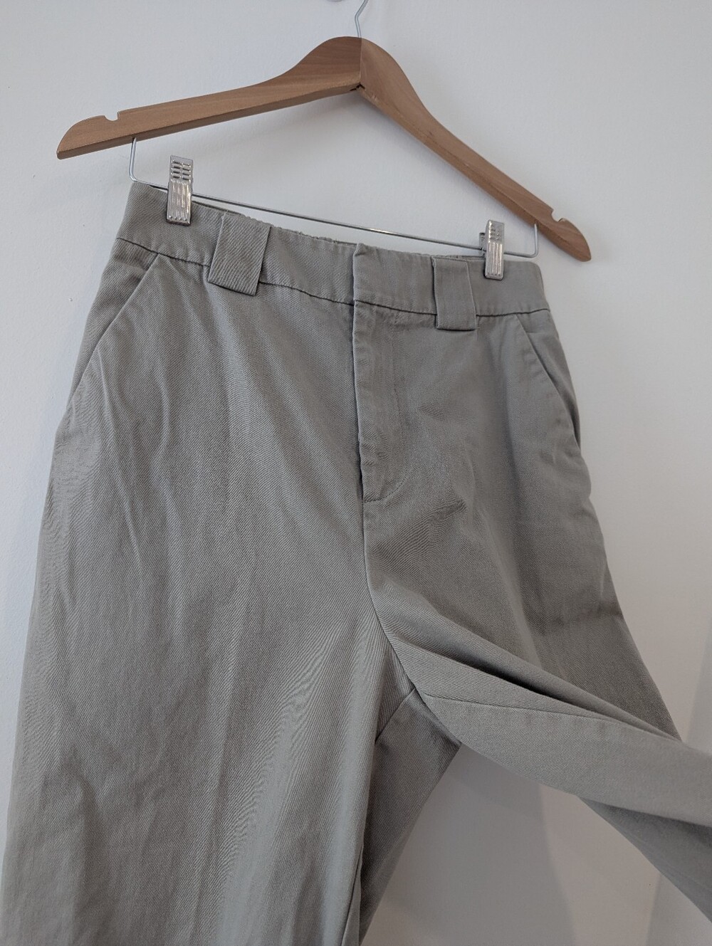TNA Relaxed High-Rise Cargo Joggers in Stone - Picture 5 of 8